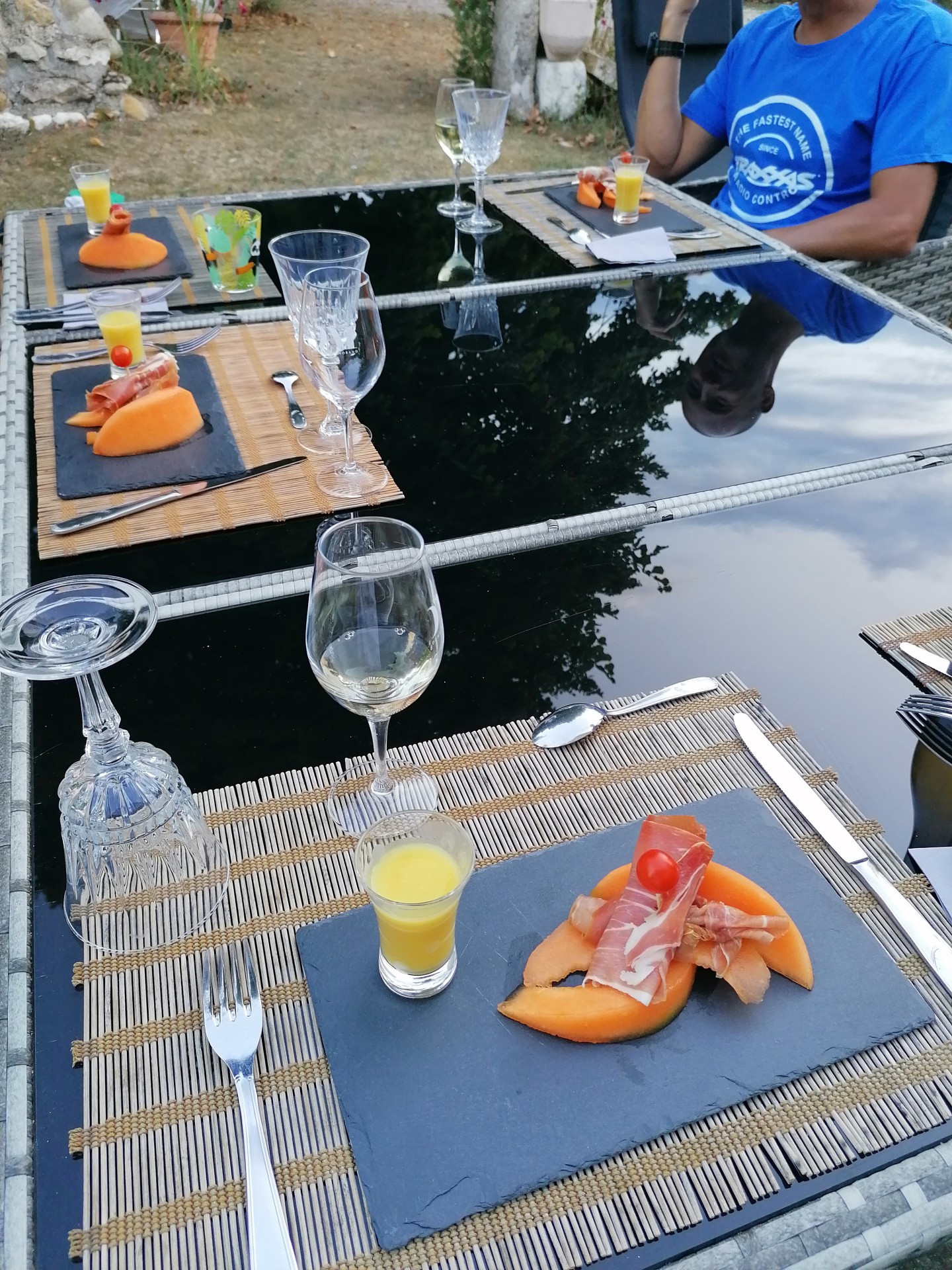 tabled'hôtes l'été